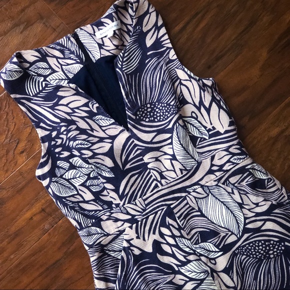 SOLD | Banana Republic | Beautiful Dress - Picture 2 of 5